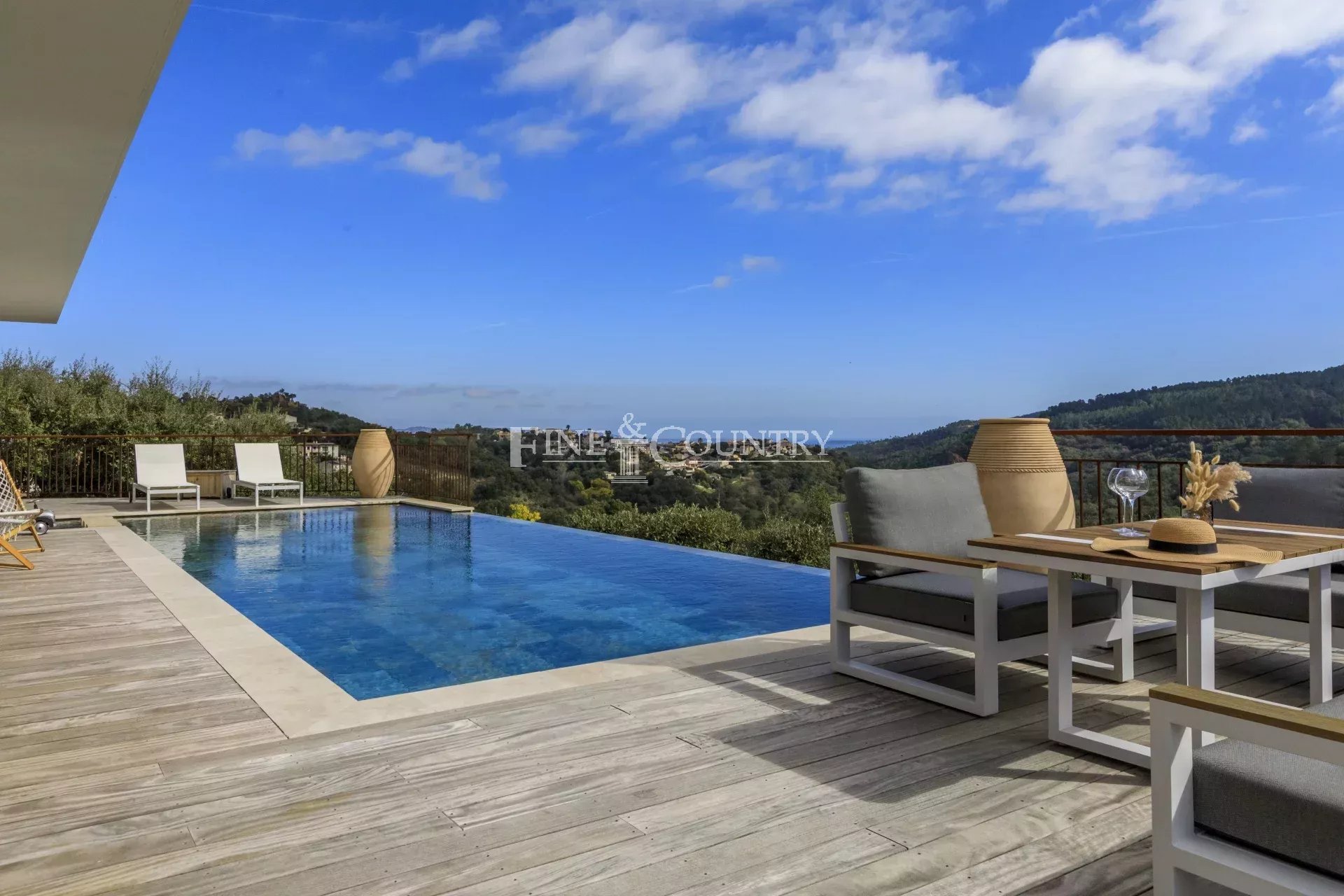 Photo of Villa for Sale in Mandelieu with Panoramic View