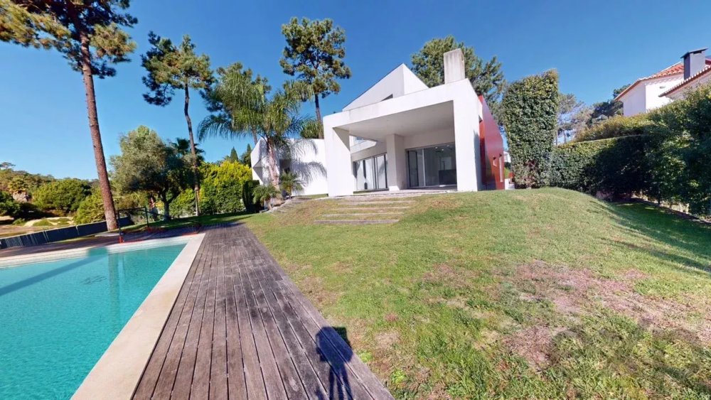 An Unmissable Investment on Lisbon's South Bank - Luxury Villa in Herdade da Aroeira T5 with Swimming Pool and Garage for 4 Cars