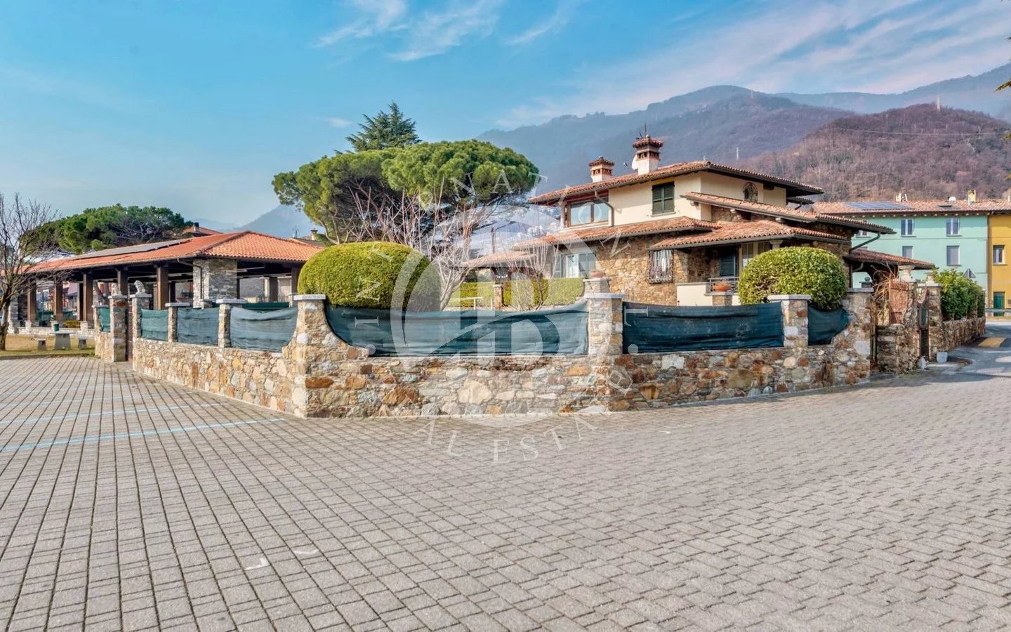 Villa in Gera Lario - Image 4