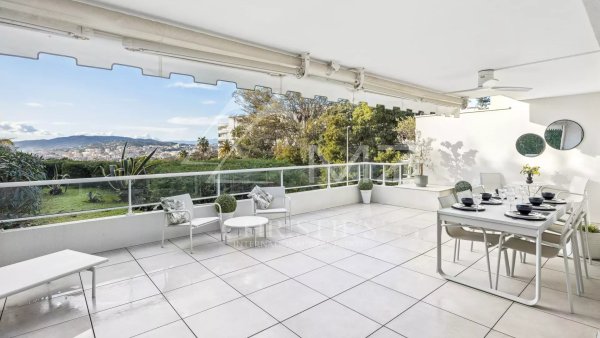 Superb contemporary 3-room apartment near the city center — photo 3