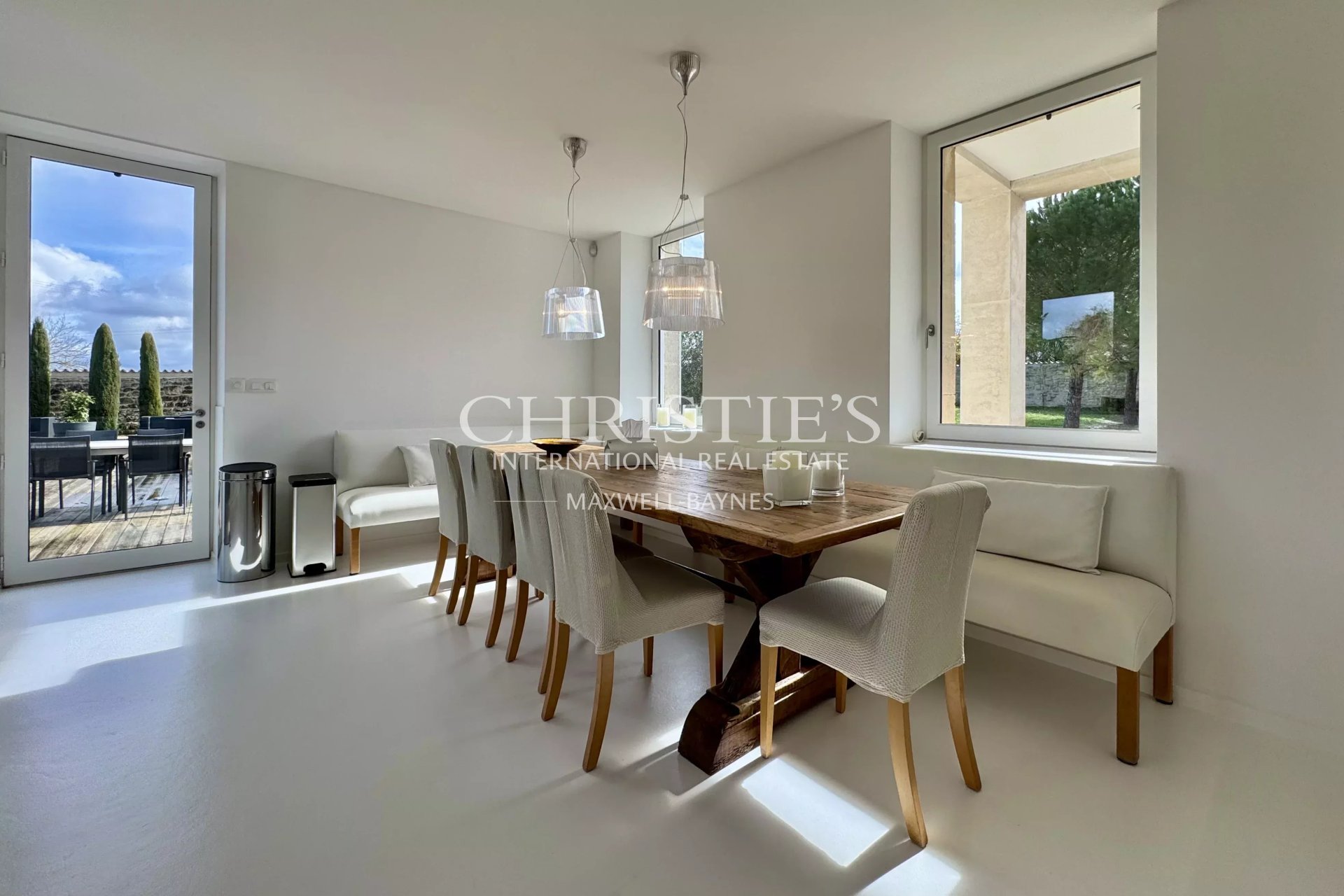 6 Bedroom Villa/Townhouse's Image 6
