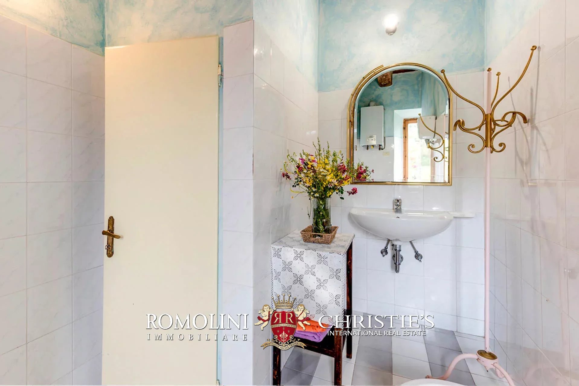 18 Bedroom Villa/Townhouse's Image 86
