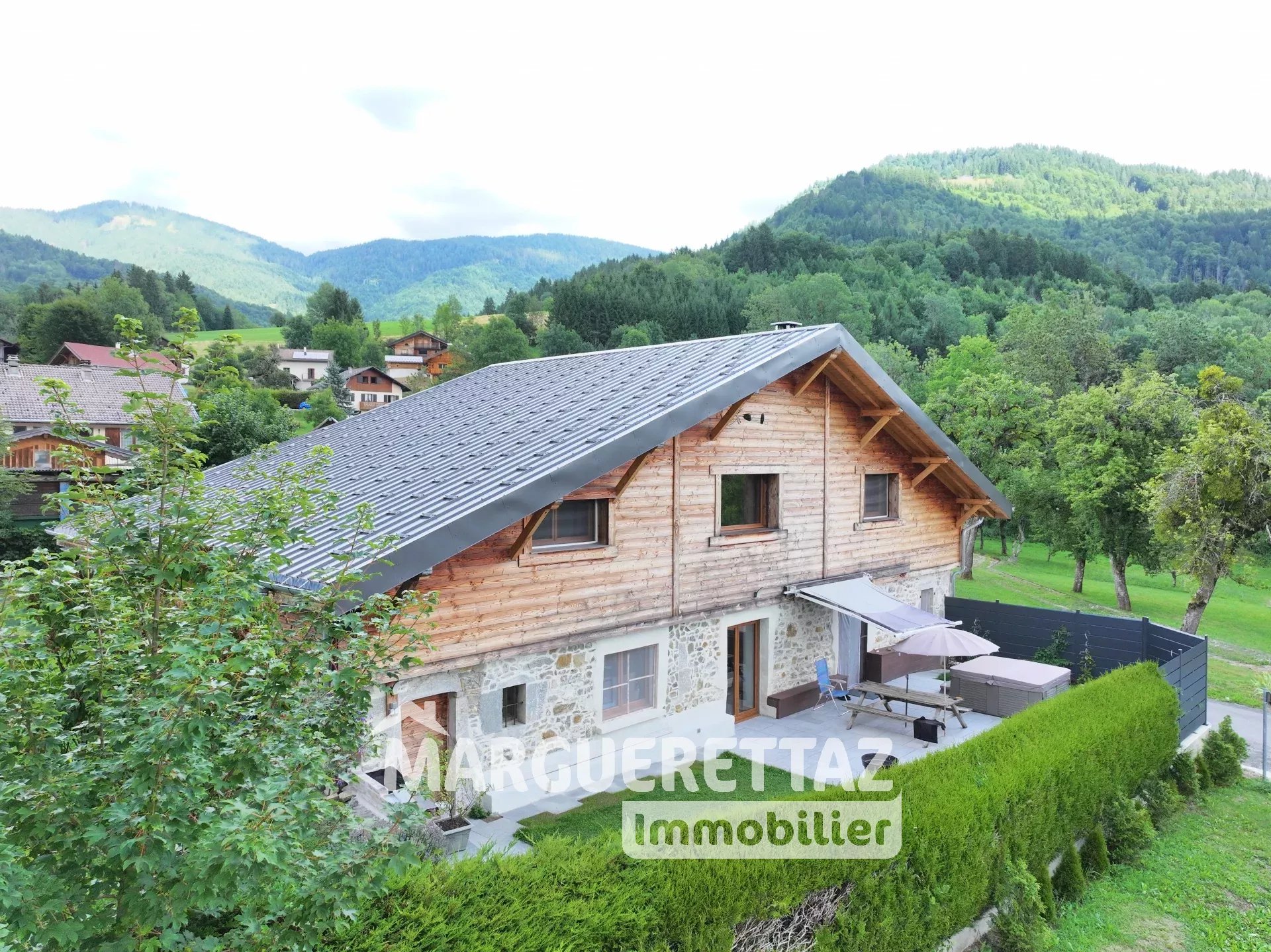 MAISON DE VILLAGE DE 188 m²  A ONNION