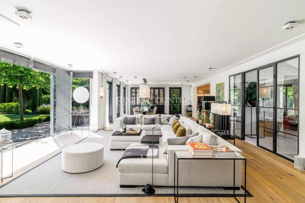 Villa for sale in Mougins — photo 4