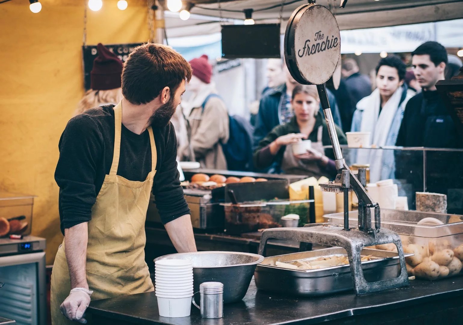 ANNECY PROCHE GARE - A VENDRE 100% des parts sociales d'une entreprise de petite restauration avec licence IV