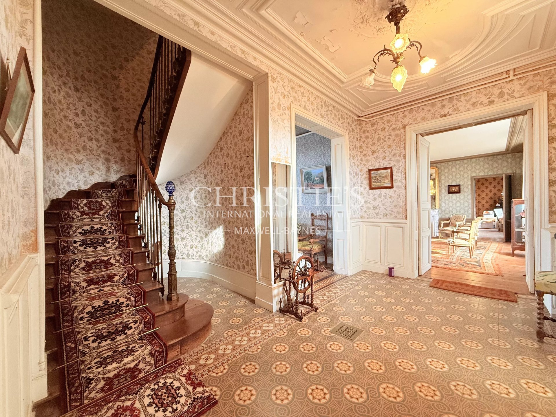 10 Bedroom Villa/Townhouse's Image 9
