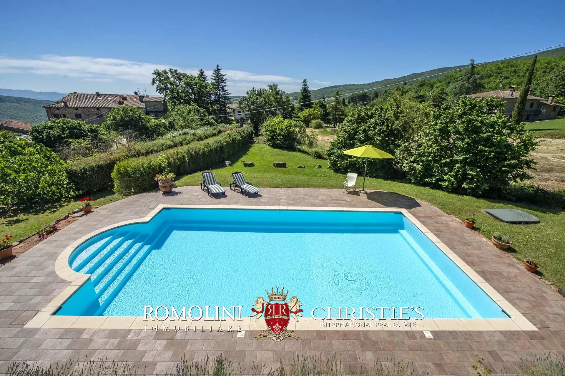 10 Bedroom Villa/Townhouse's Image 19