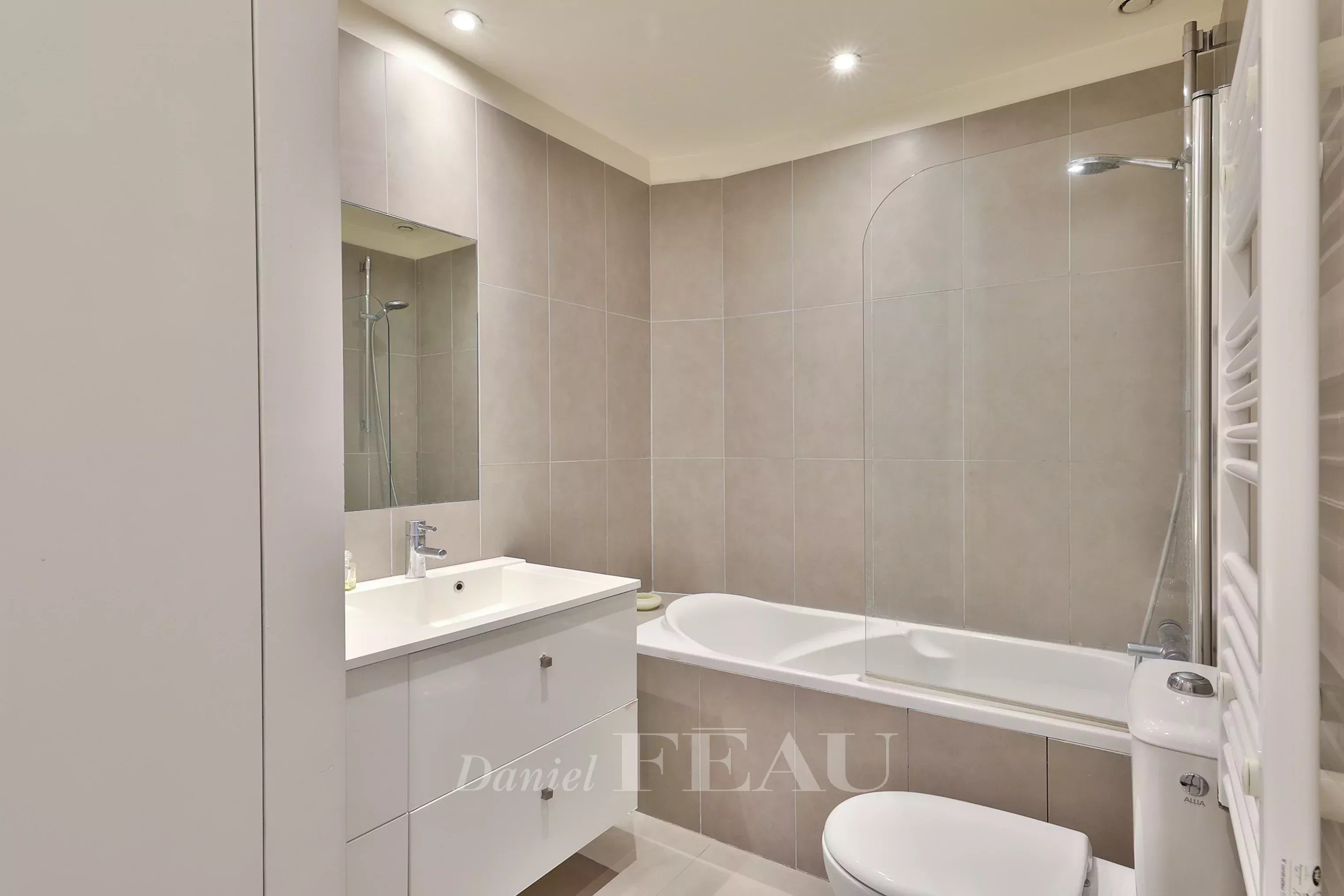 Location Appartement Paris 8ème