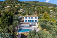 Luxury Bastide in Grasse: A Timeless Family Estate with Sea Views — photo 3 of 7