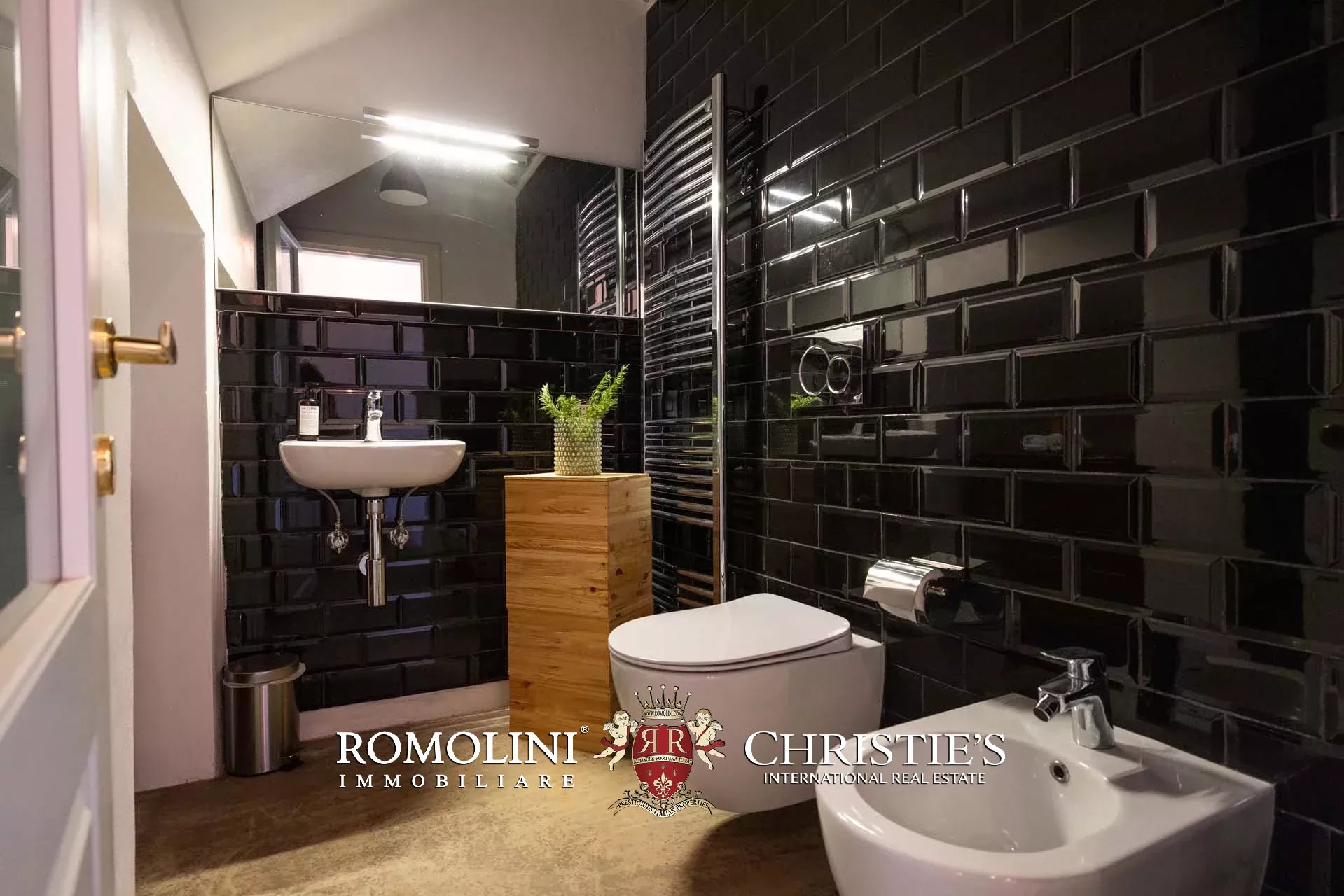 6 Bedroom Villa/Townhouse's Image 68