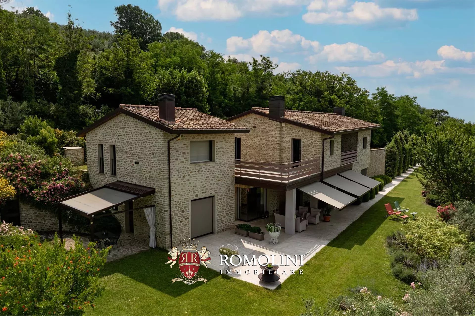 5 Bedroom Villa/Townhouse's Image 3