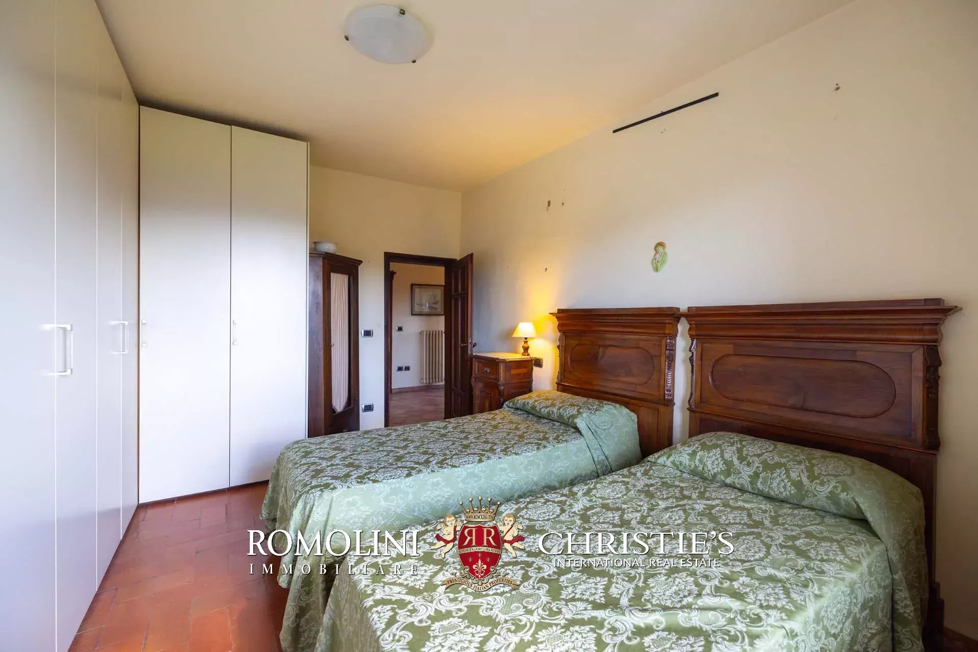 14 Bedroom Villa/Townhouse's Image 48