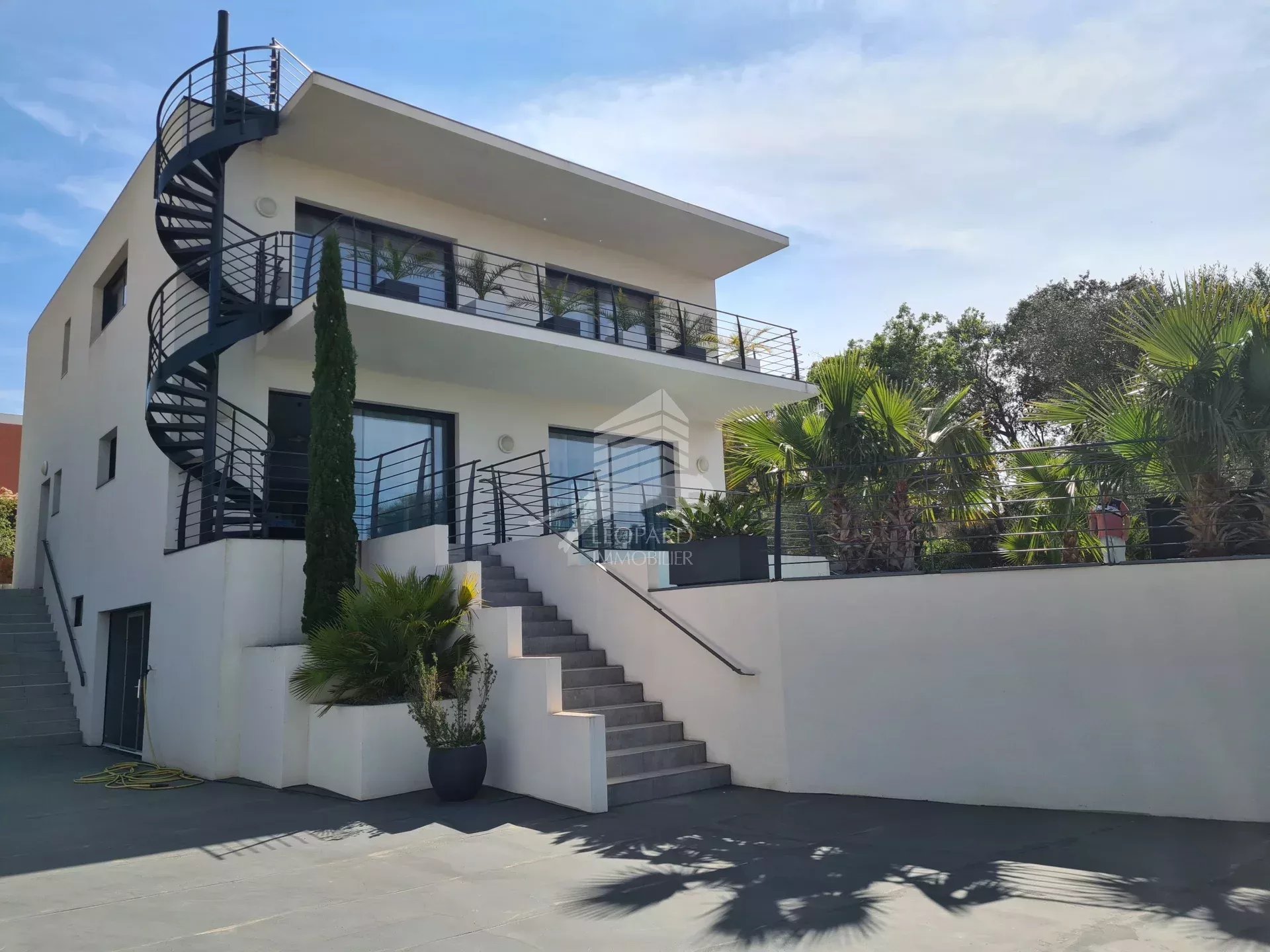 Agence immobilière de 