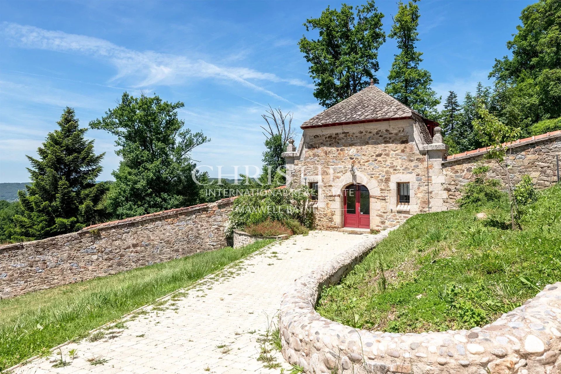 38 Bedroom Chateau's Image 15