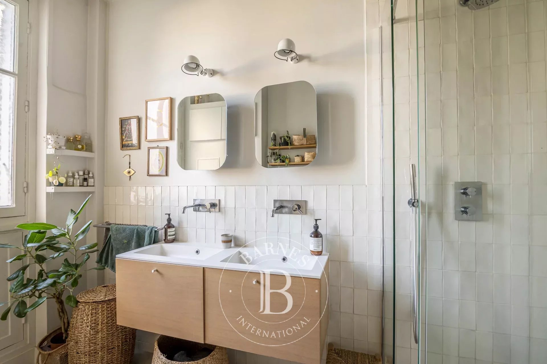 Neuilly - Roule - Pasteur - Old-build 3-bedroom apartment - Large studio - Maid's room - picture 22