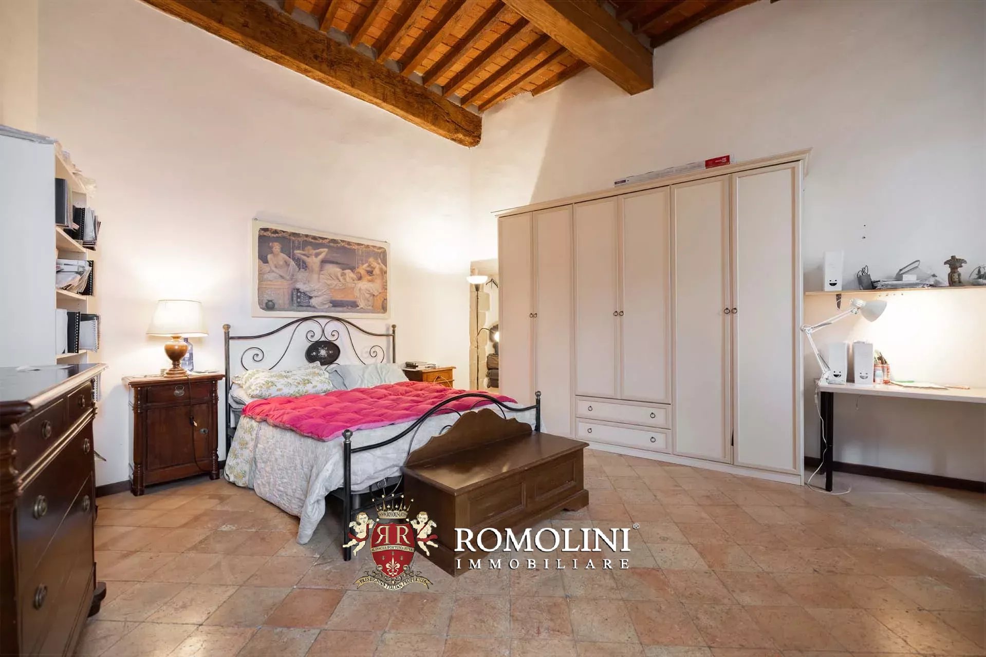 8 Bedroom Villa/Townhouse's Image 21