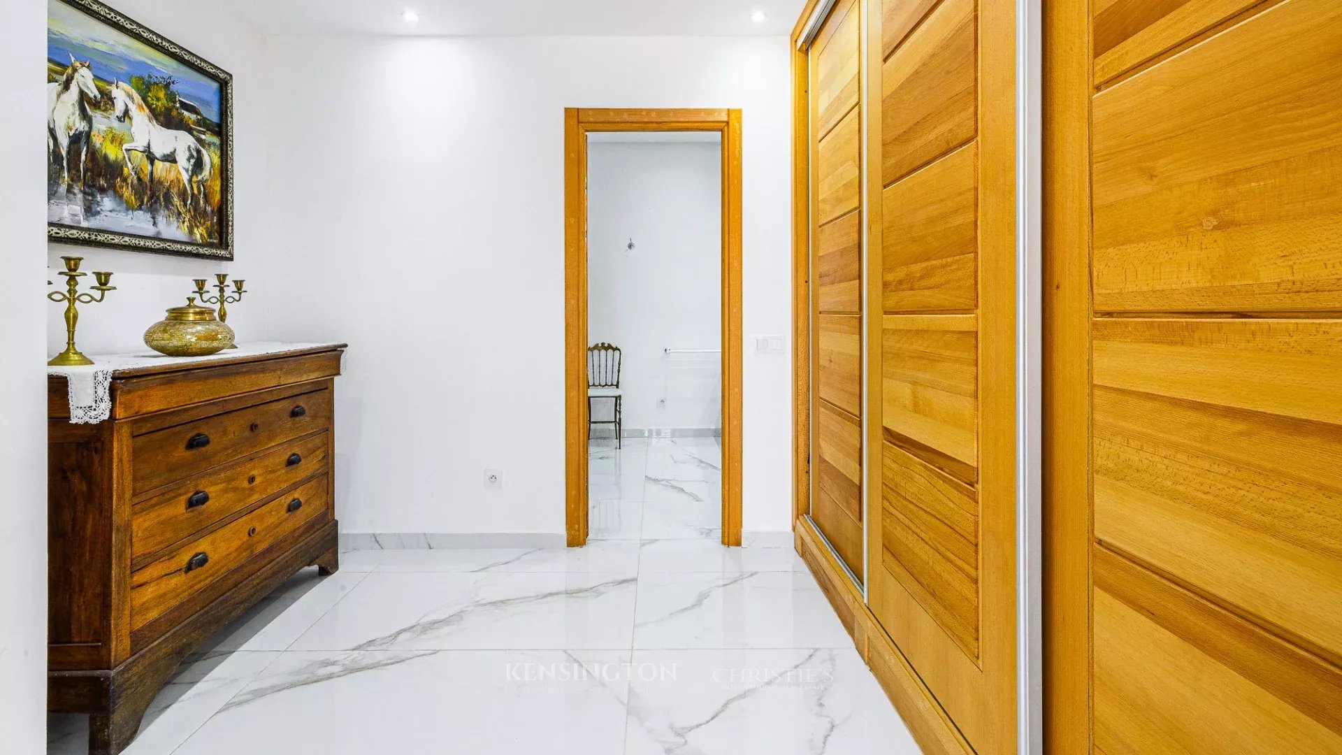 4 Bedroom Villa/Townhouse's Image 8