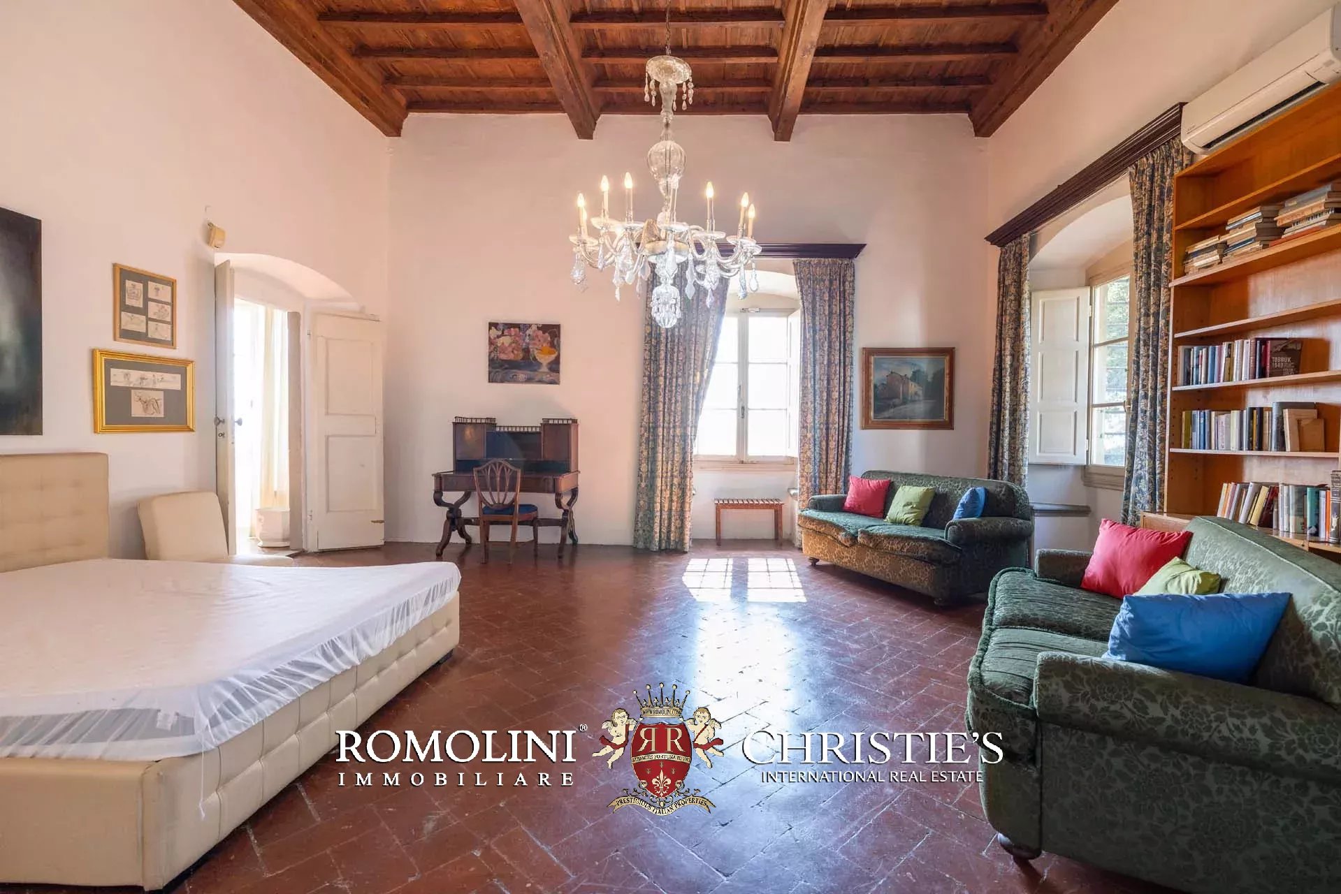 7 Bedroom Villa/Townhouse's Image 55