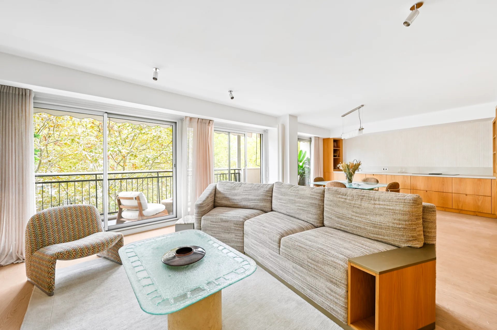 Paris 7 -  Ségur / Invalides  - Appartement entièrement rénové, livré meublé clés en mains - 2 chambres - Balcon et vues dégagées - picture 3