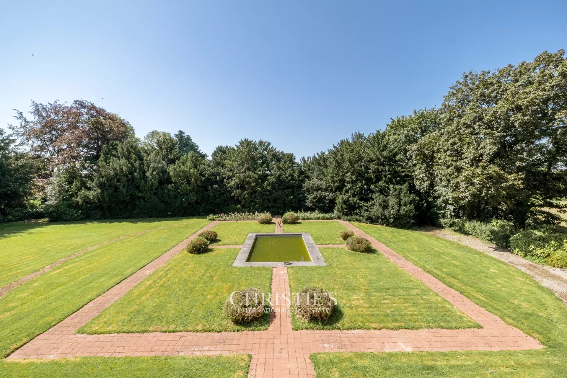 Elegante historische villa, genesteld in een park van bijna 2ha