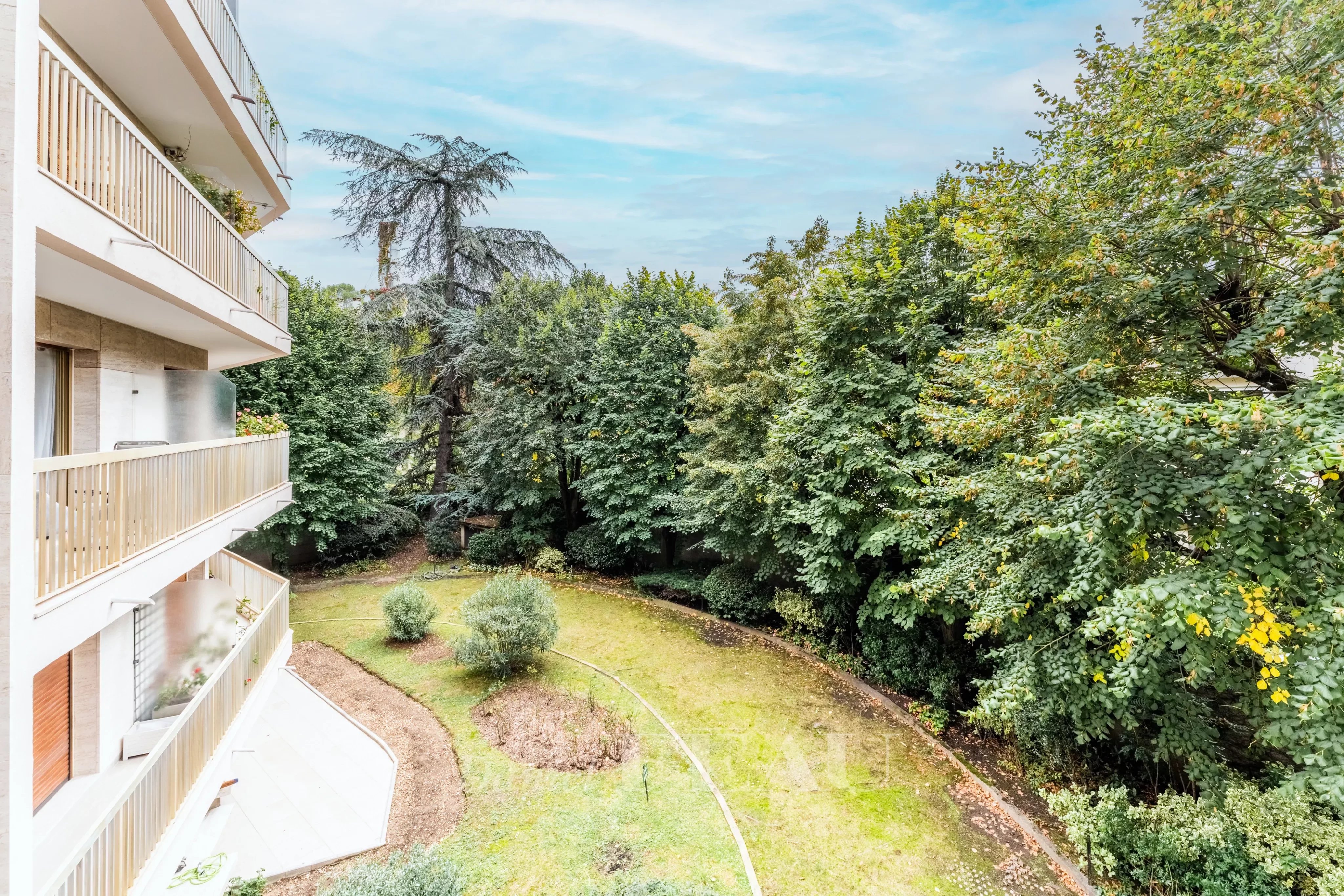 Exclusivité - Neuilly / Saussaye- Une chambre (deux possible)