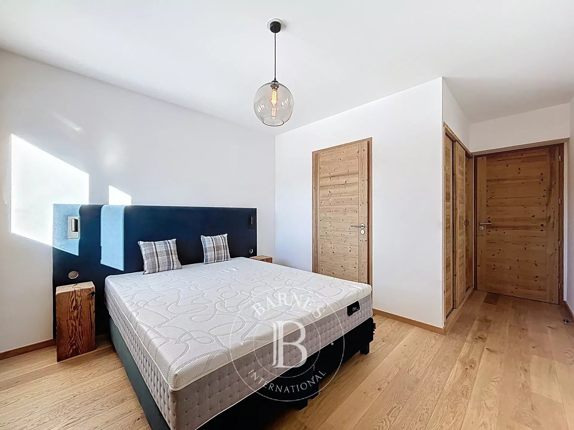 Photo of Les Gets – Spacious Family T6 Duplex – Direct Ski Access – Open Mountain Views