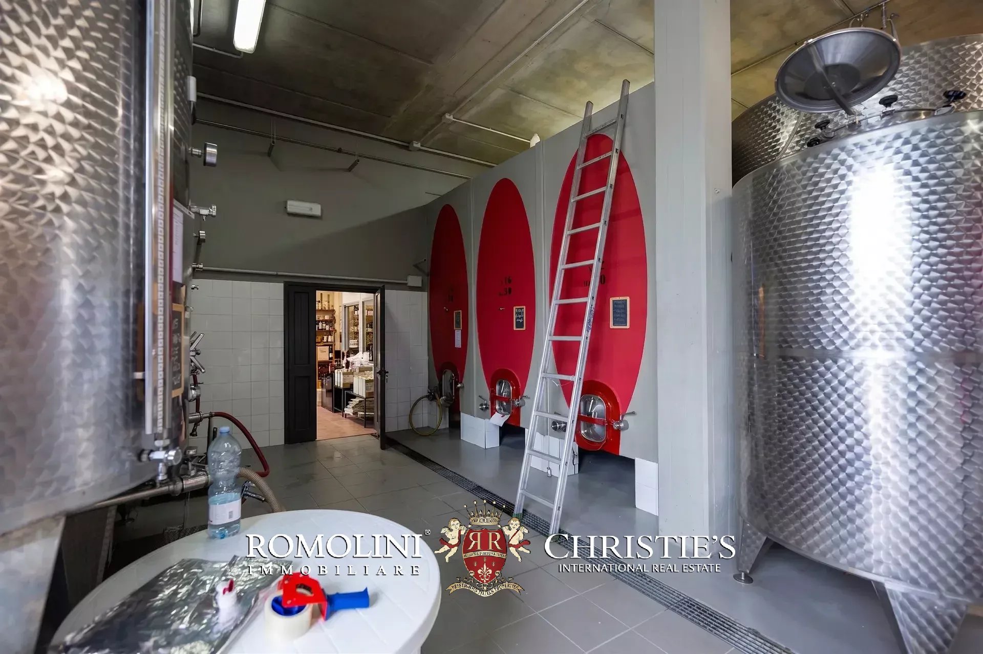 5 Bedroom Vineyard's Image 16