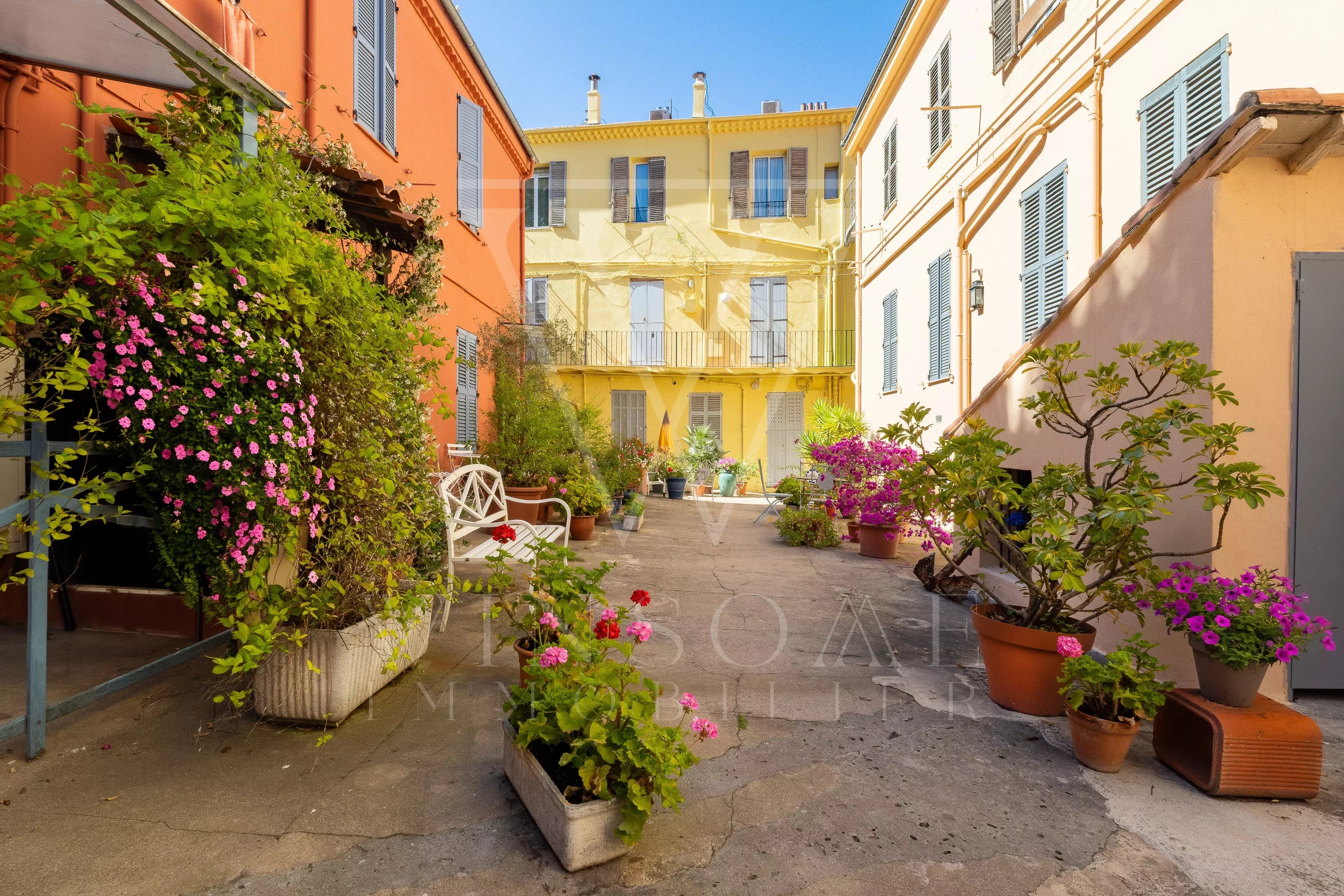 Cannes – Le Suquet | Emplacement rare, multiples possibilités d’aménagement