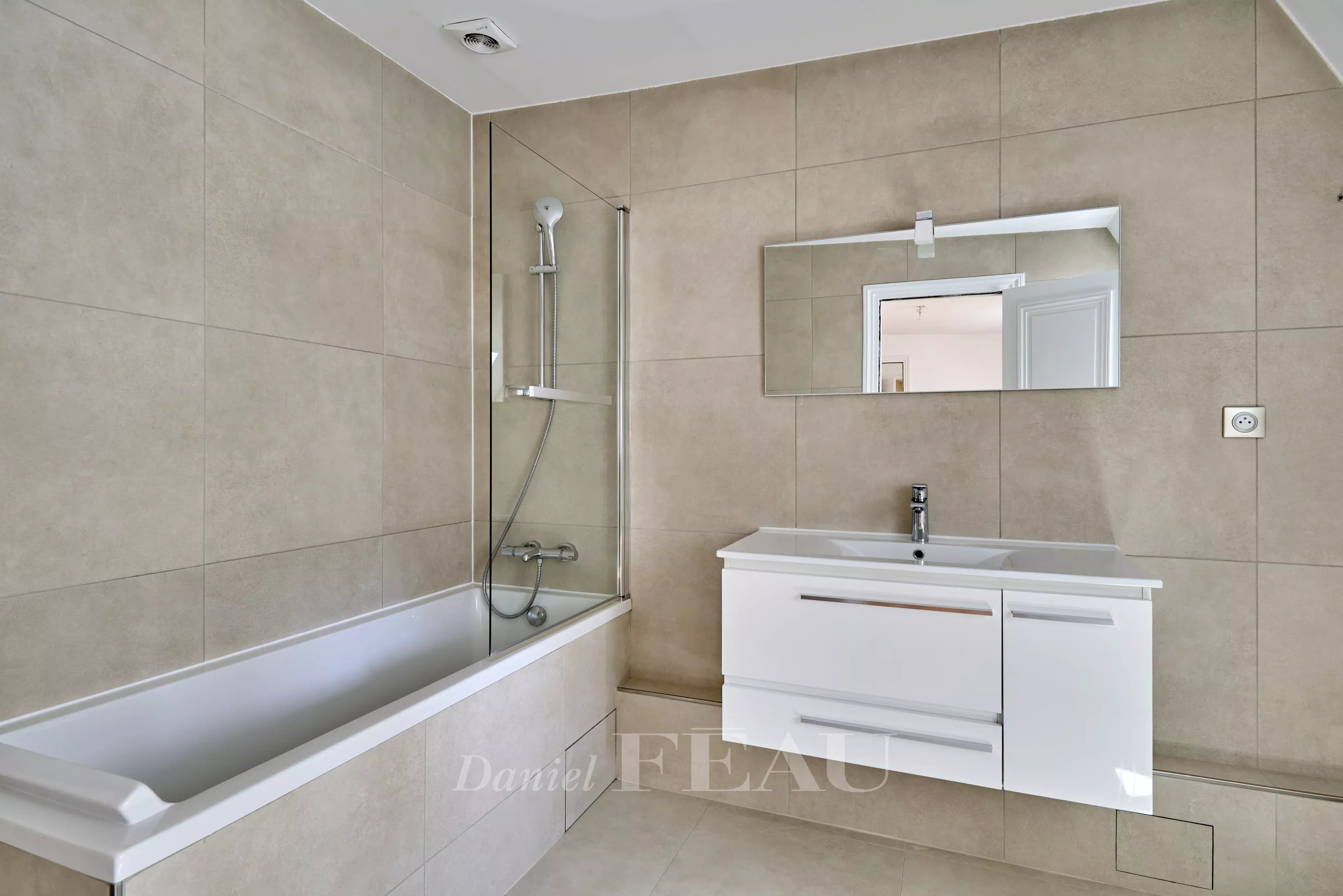 Location Appartement Paris 8ème