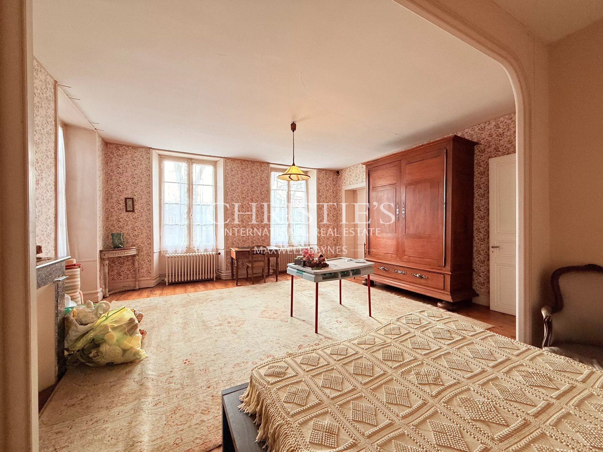 10 Bedroom Villa/Townhouse's Image 21