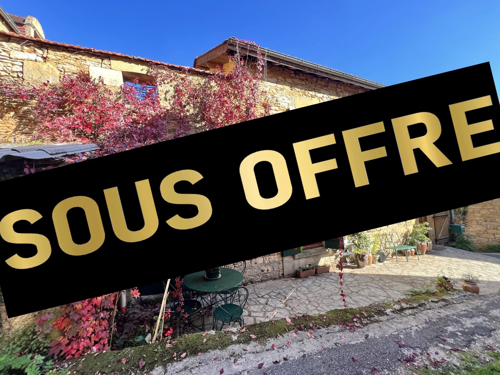 Authentique maison de village en pierre au cœur du Périgord noir