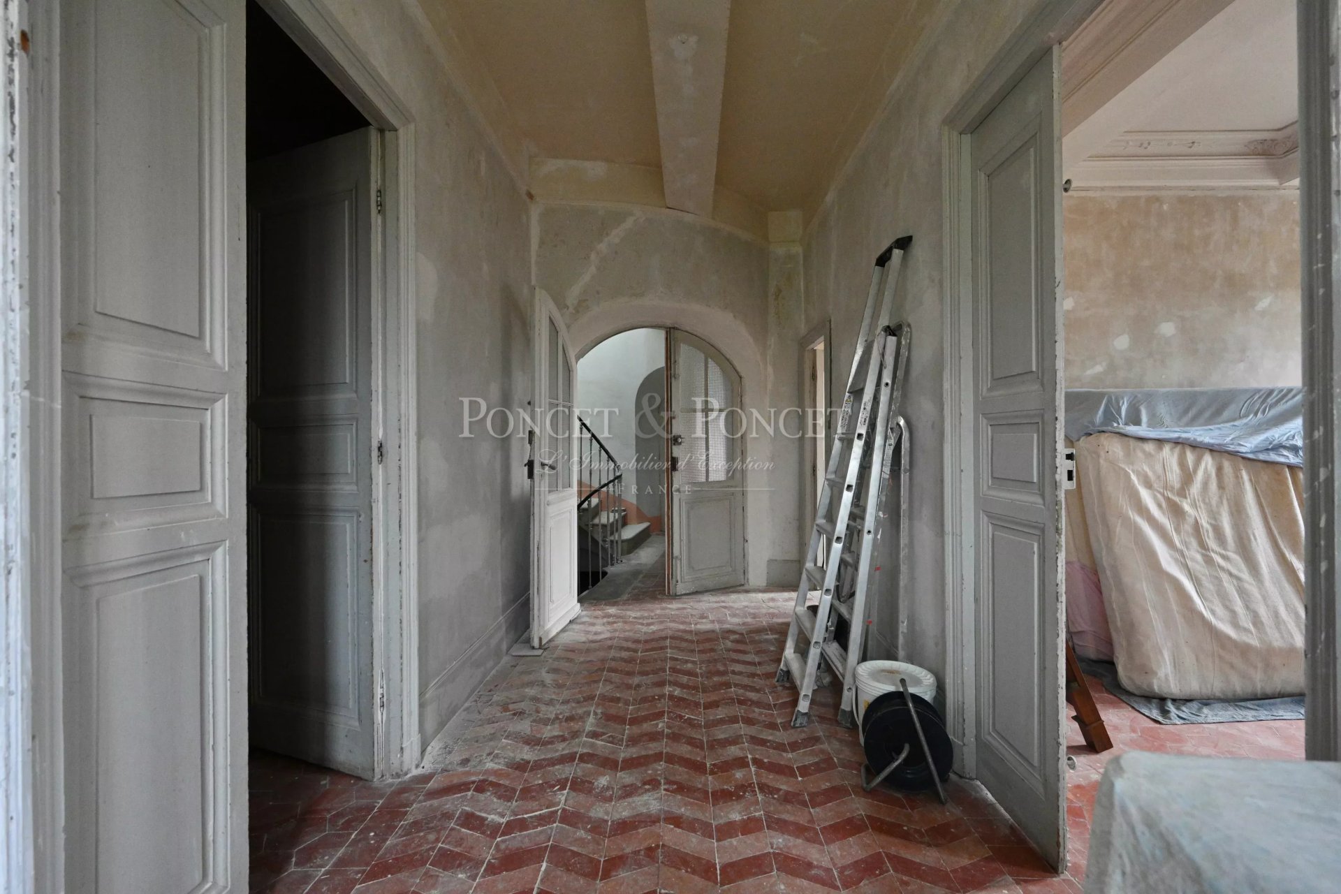 7 Bedroom Villa/Townhouse's Image 7