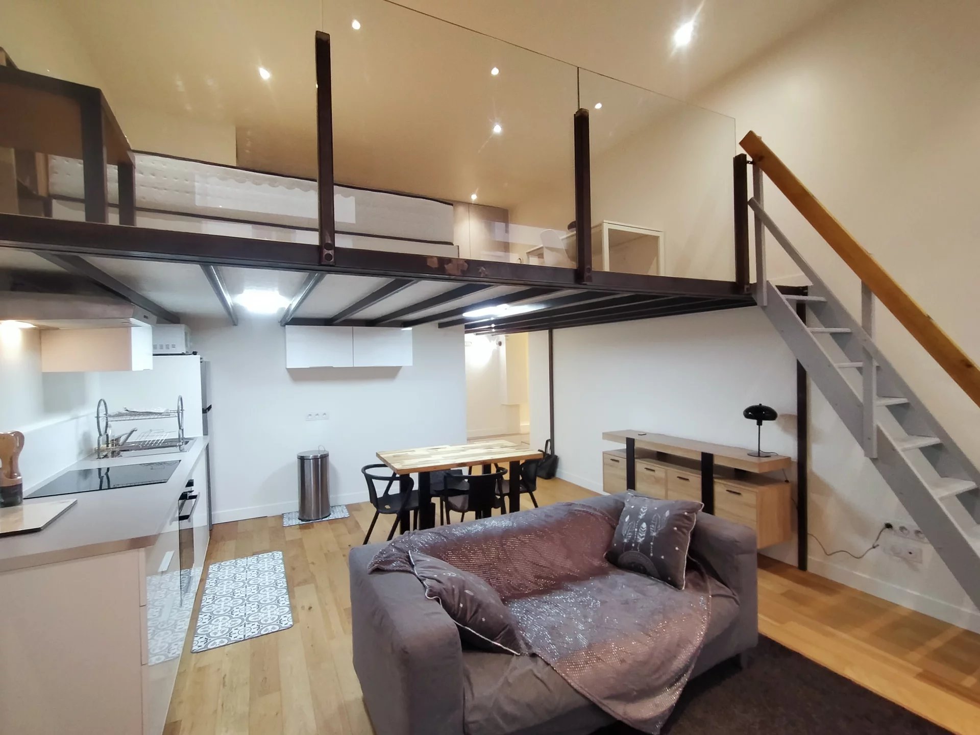 86190932 Location Lyon 6ème