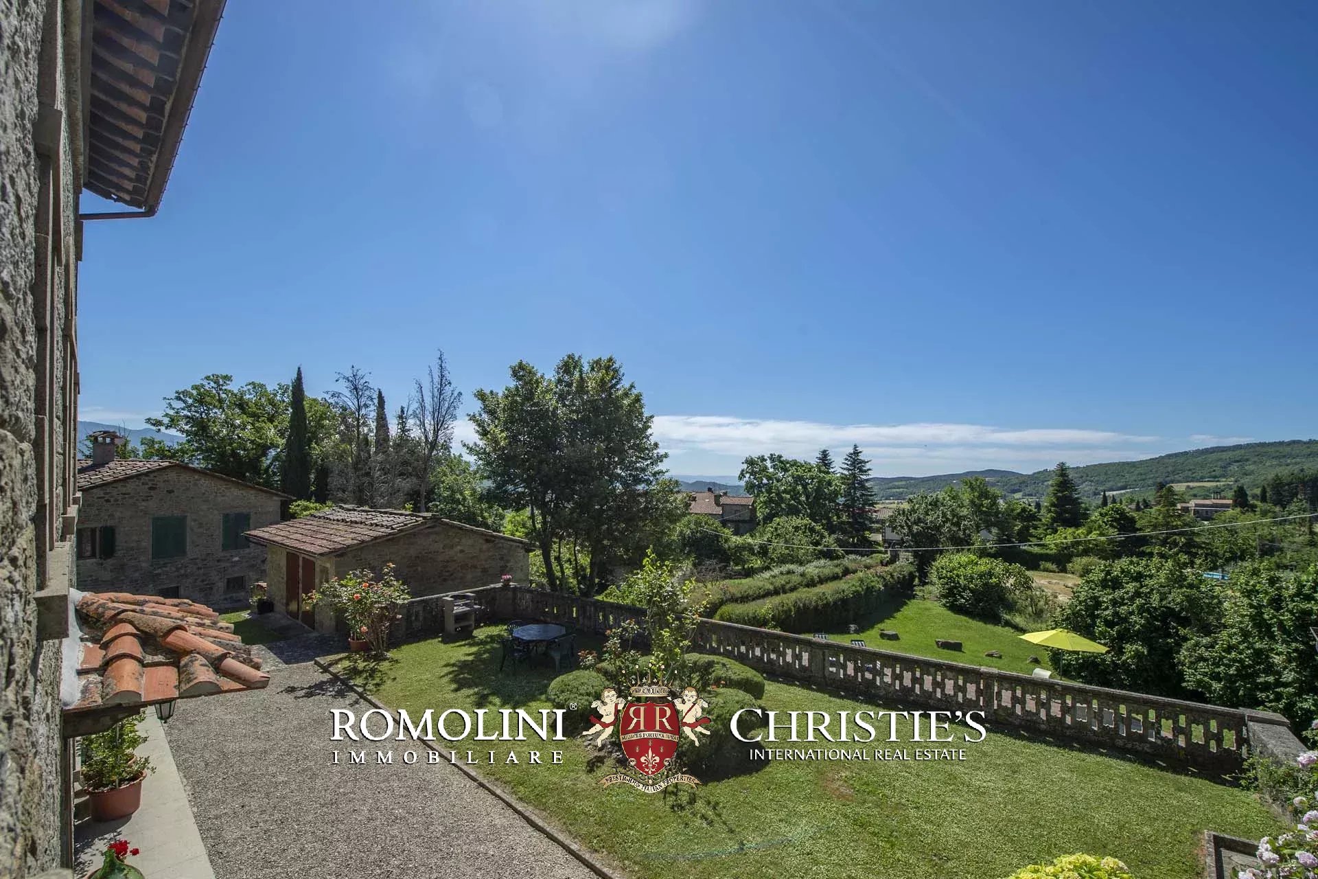 MANOR HOUSE FOR SALE IN CAPRESE MICHELANGELO, TUSCANY