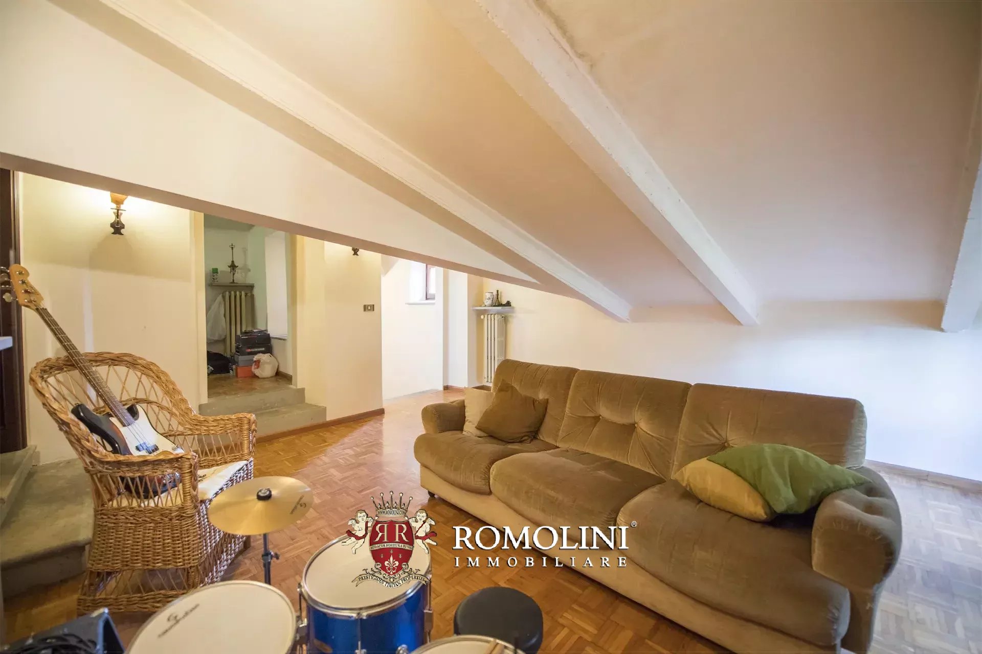 6 Bedroom Villa/Townhouse's Image 45