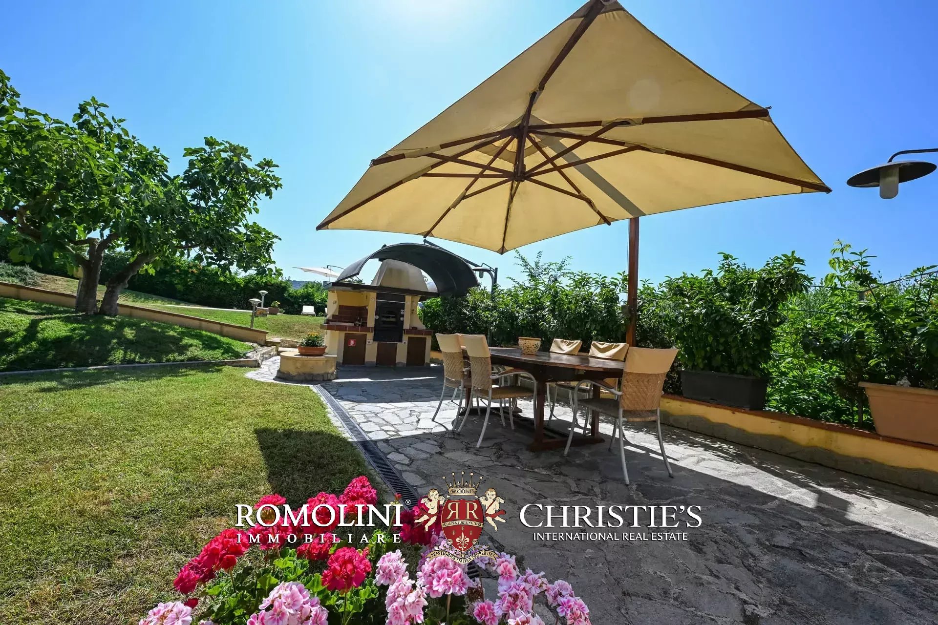 3 Bedroom Villa/Townhouse's Image 32