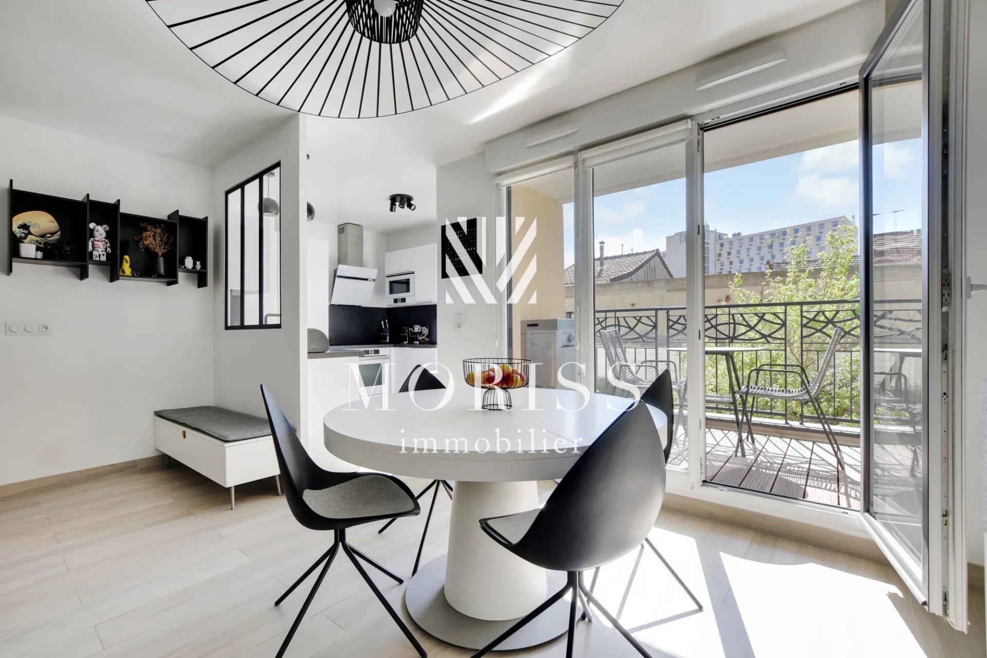 Appartement 3 pieces / Terrasse / 72 m2 / 93400 SAINT-OUEN - Image Array