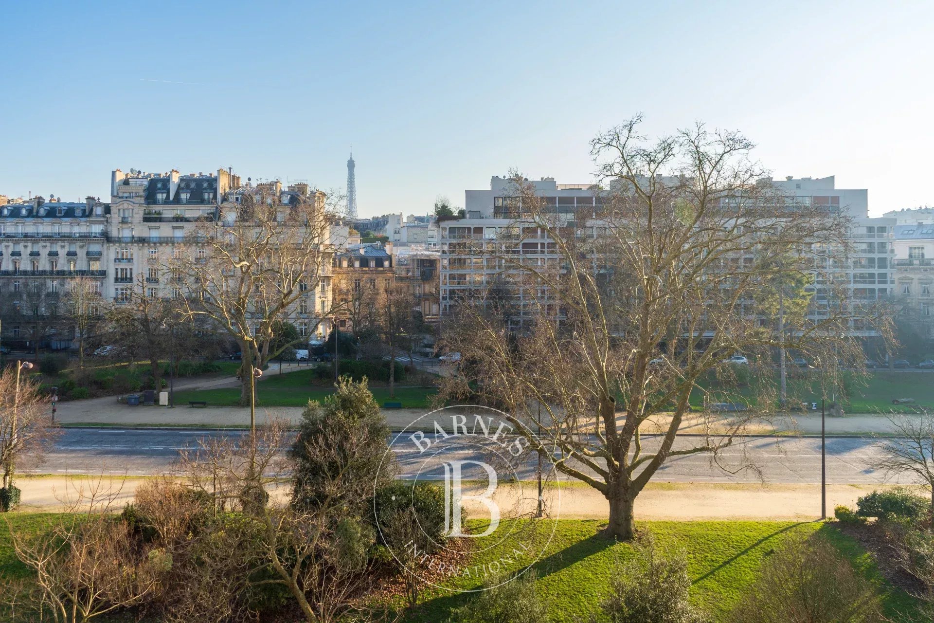 Paris 16 - Foch - Exceptional flat - View of the Eiffel Tower - picture 19 title=
