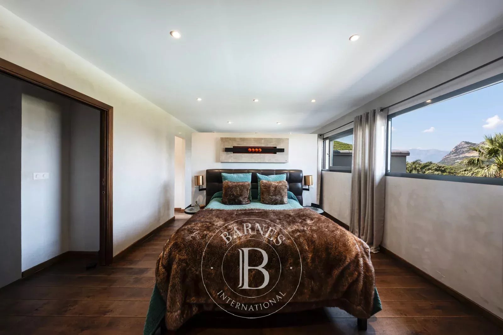Patrimonio, architect-designed villa, 4 bedrooms, near the beach - picture 10