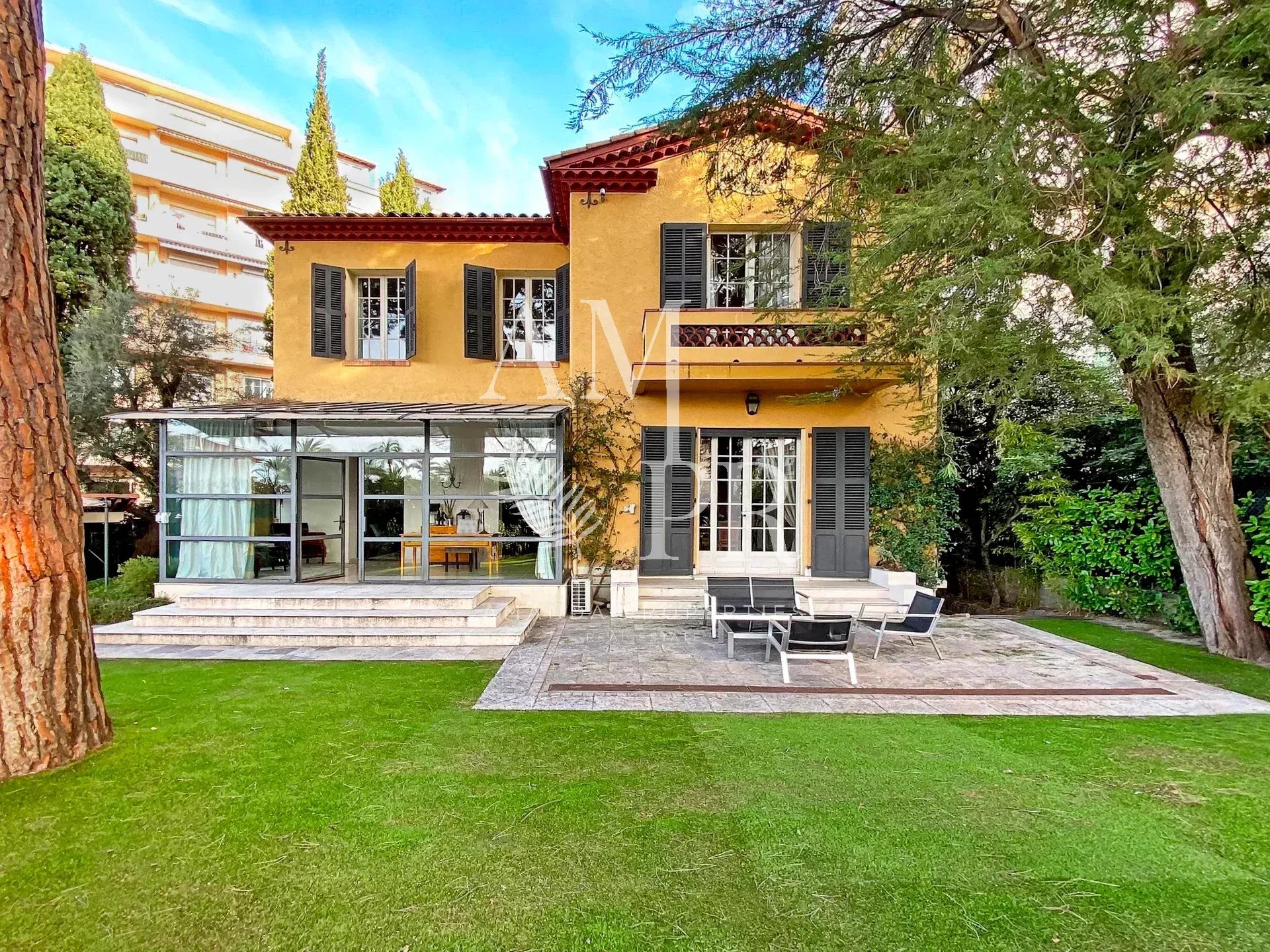 Maison à louer, 8 pièces, 330 m², Cannes