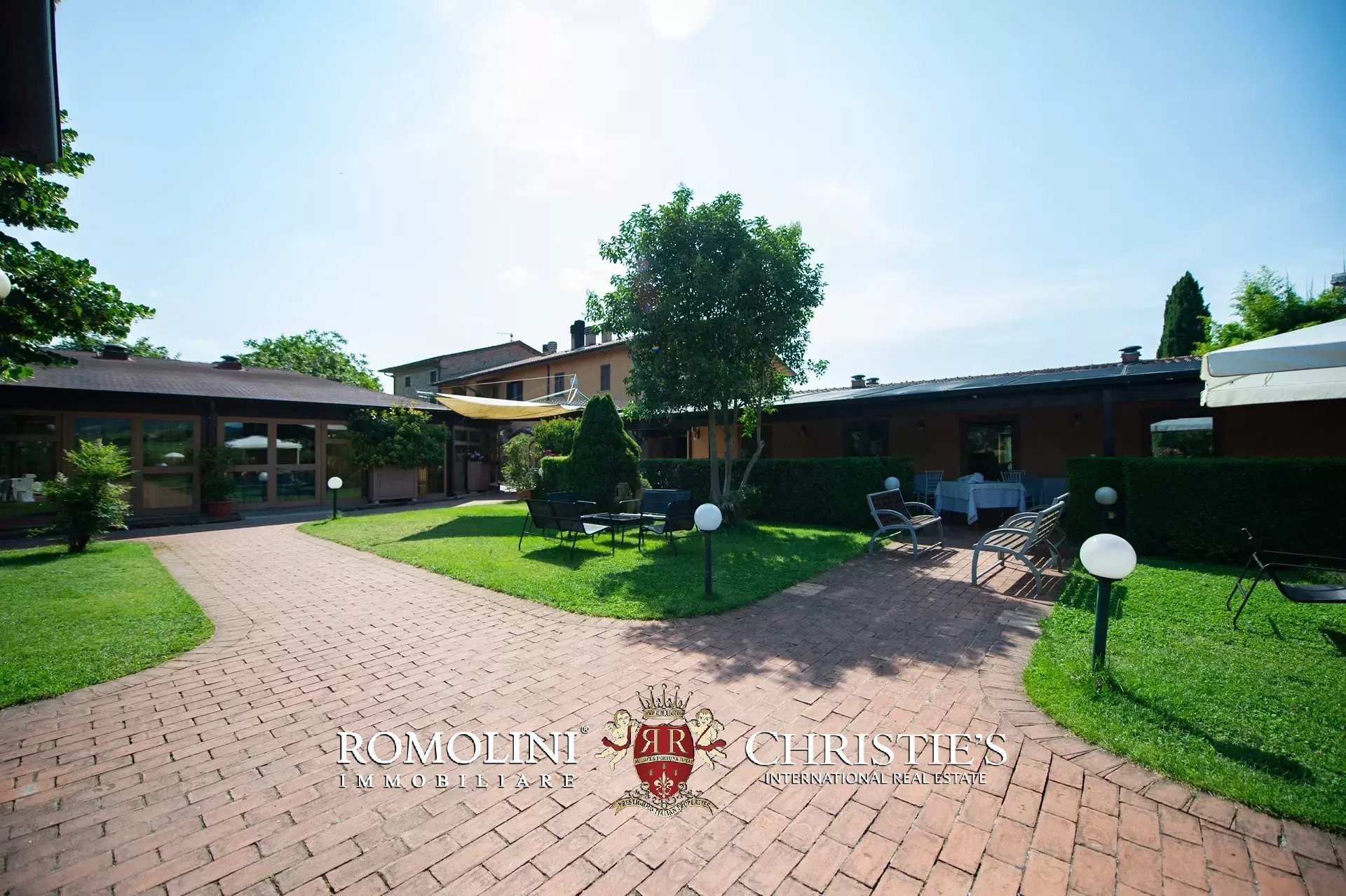 6 Bedroom Villa/Townhouse's Image 18