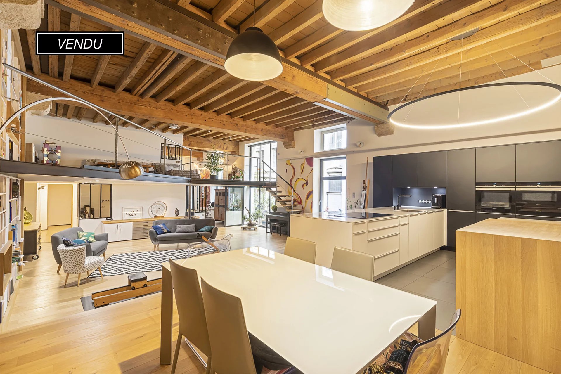 LYON 4 - LOFT EN DUPLEX