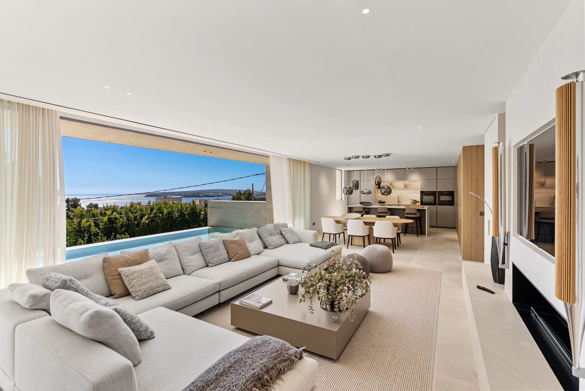 Villa contemporánea de cinco dormitorios con piscina en el suroeste de Mallorca - picture 1