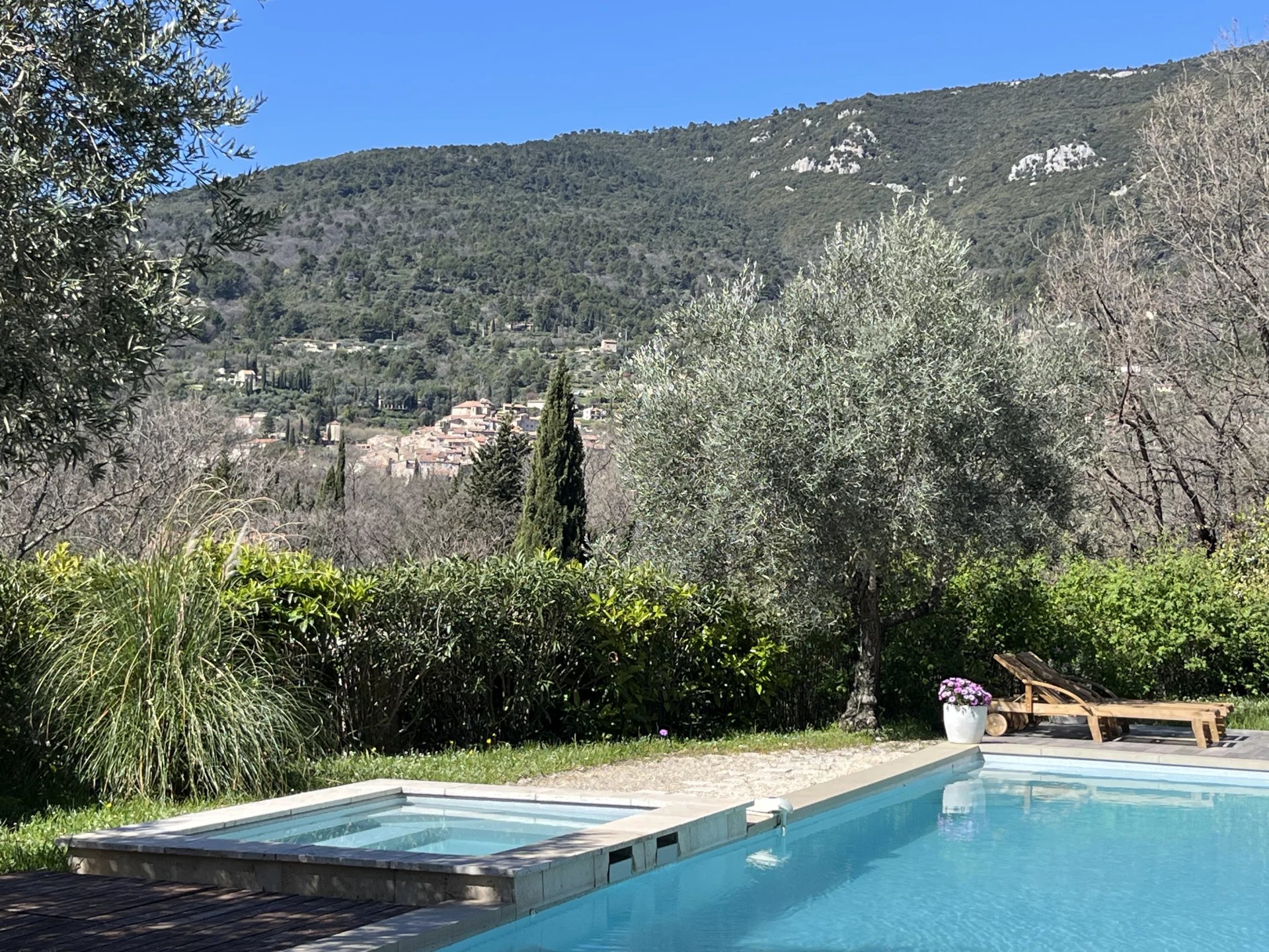 Modern villa with swimming pool - Seillans