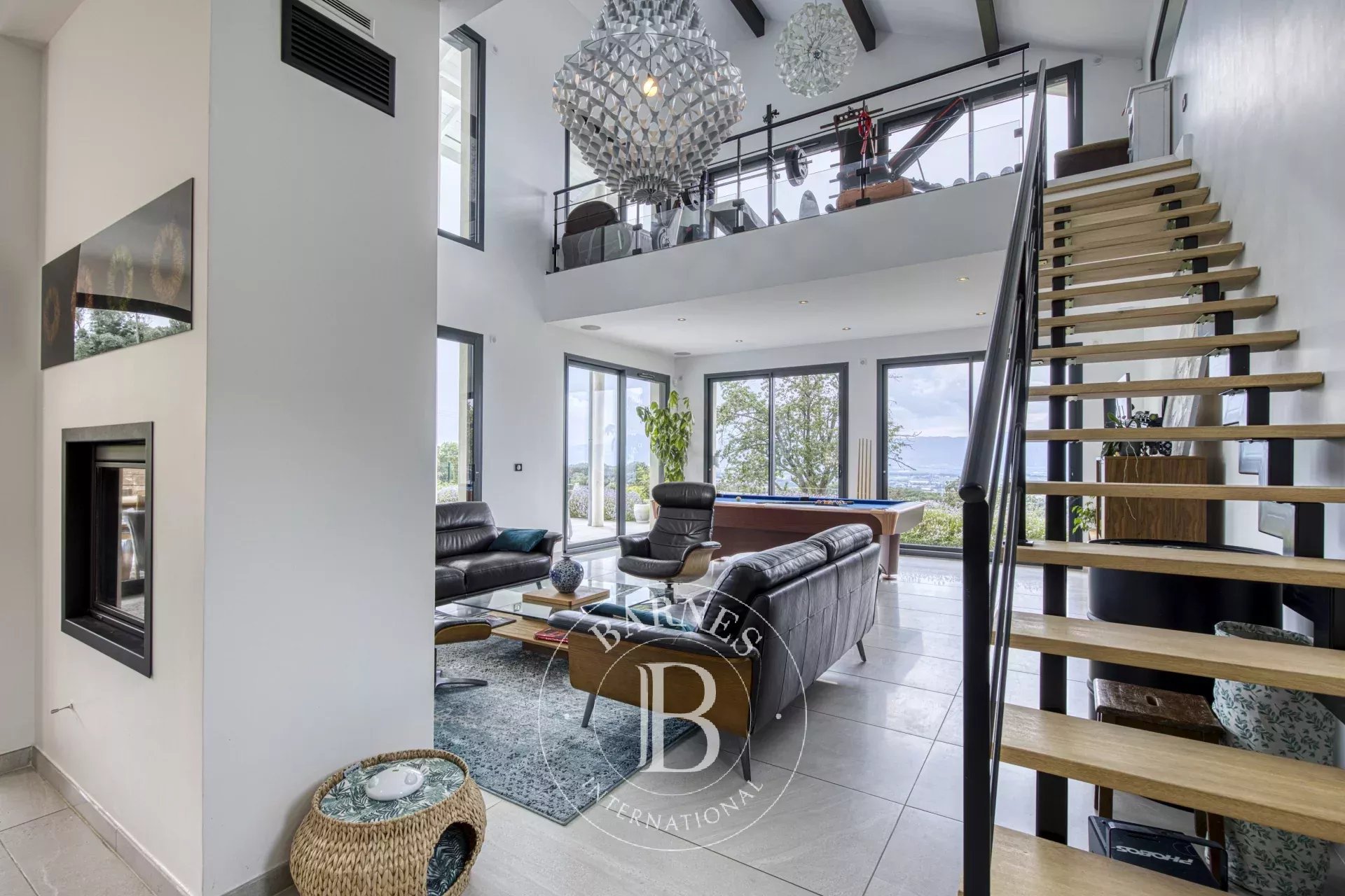 BARNES GENEVOIS - ARCHAMPS - CONTEMPORARY VILLA - picture 7