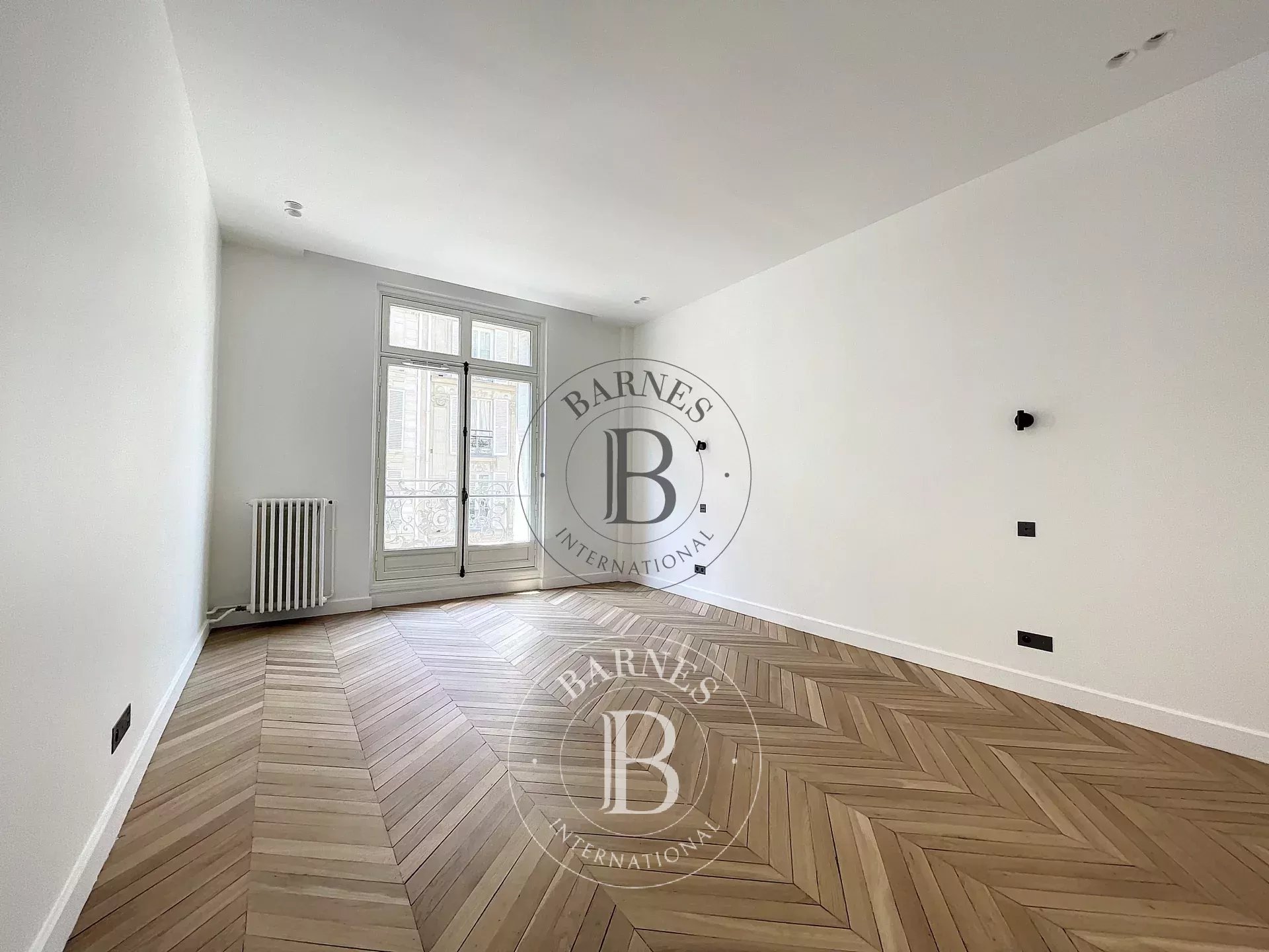 Daire Paris 8ème - picture 16