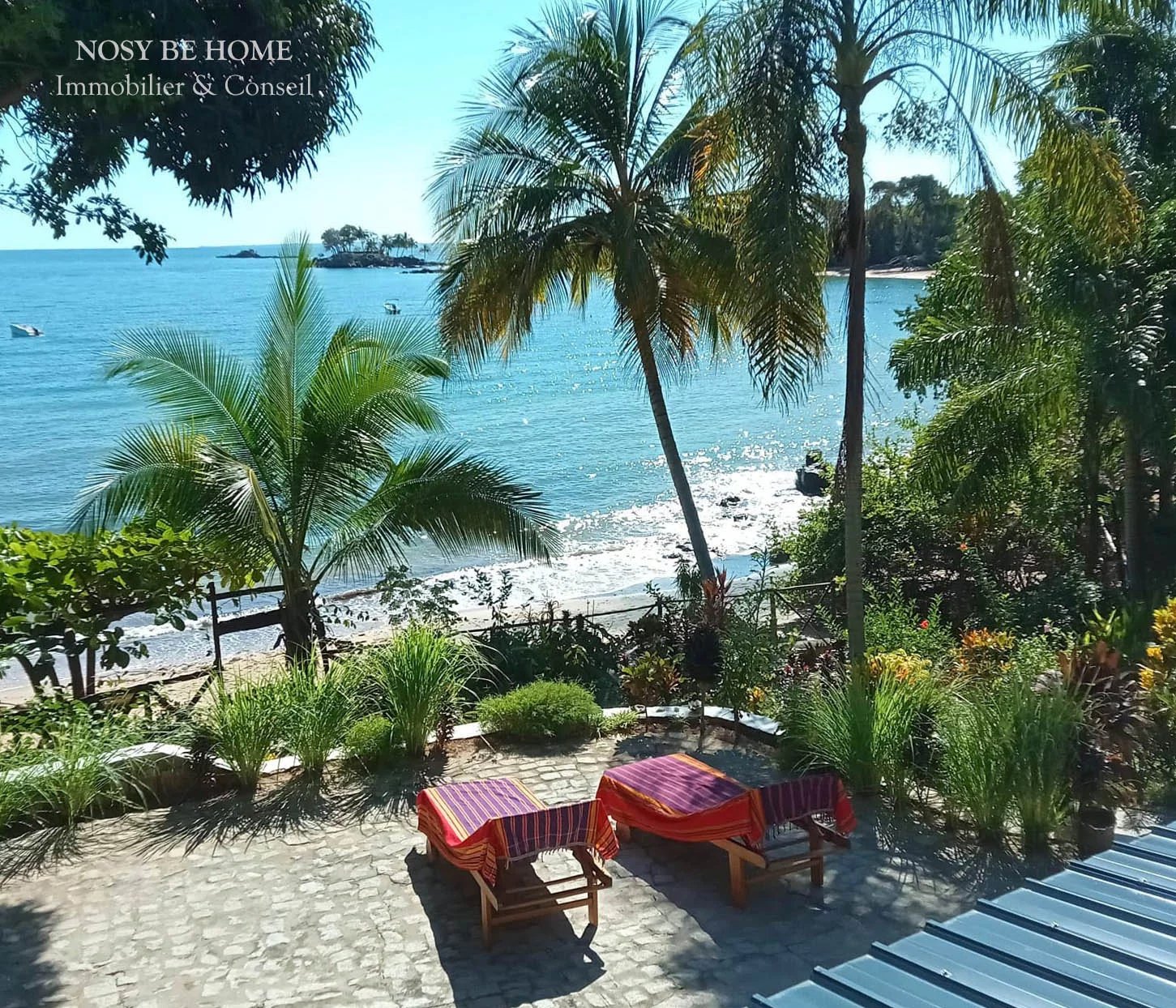 Jolie villa sur plage sur l'île de Nosy Komba