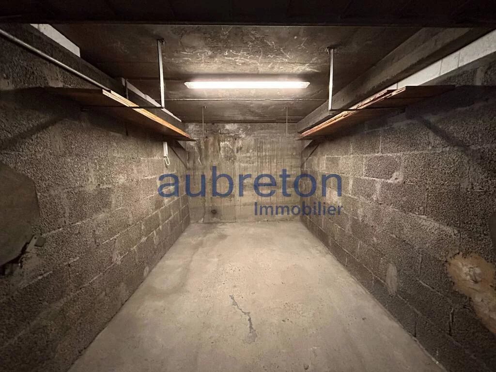 Grenoble Secteur Eaux Claires, Garage en sous-sol, sécurisé