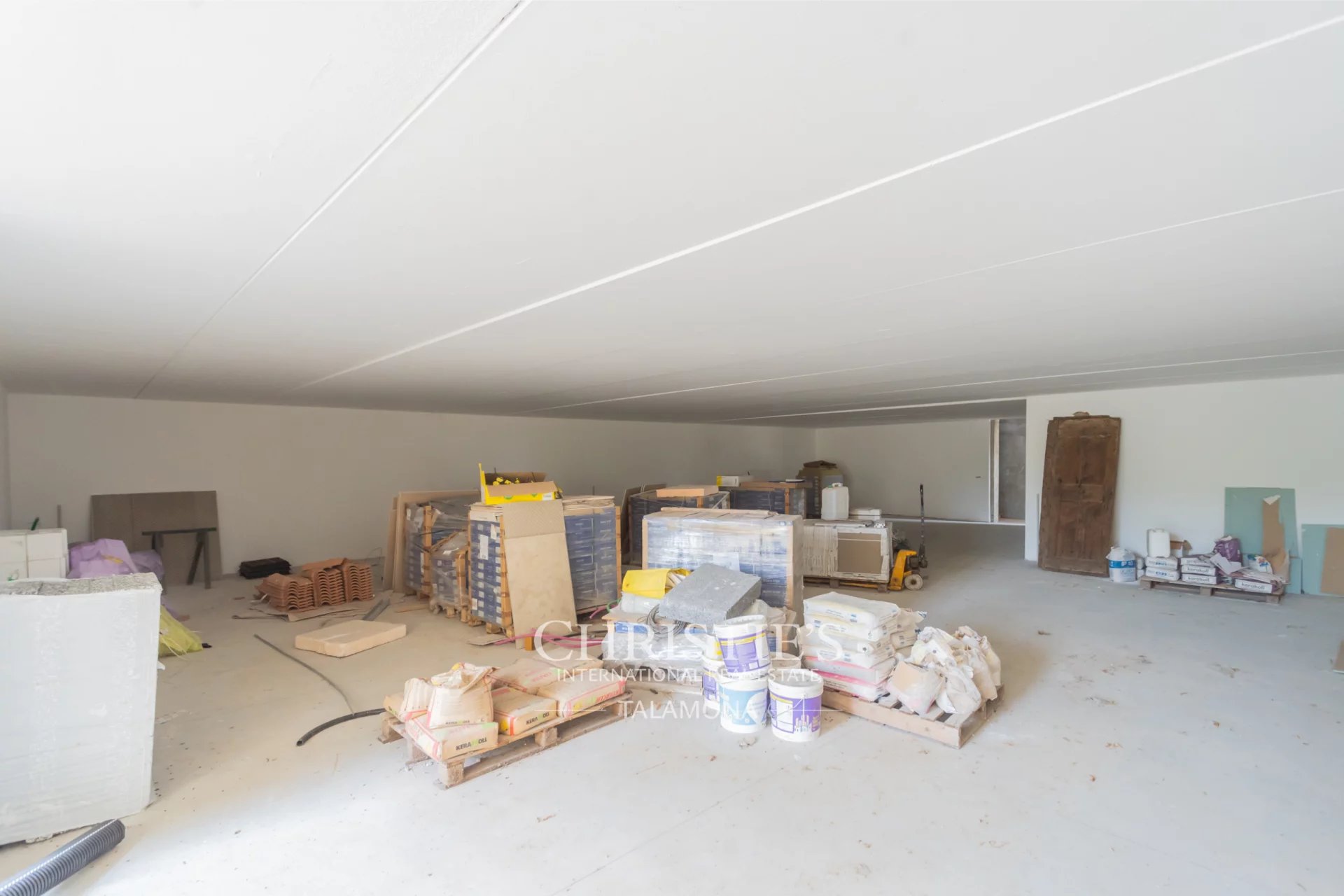 4 Bedroom Villa/Townhouse's Image 42