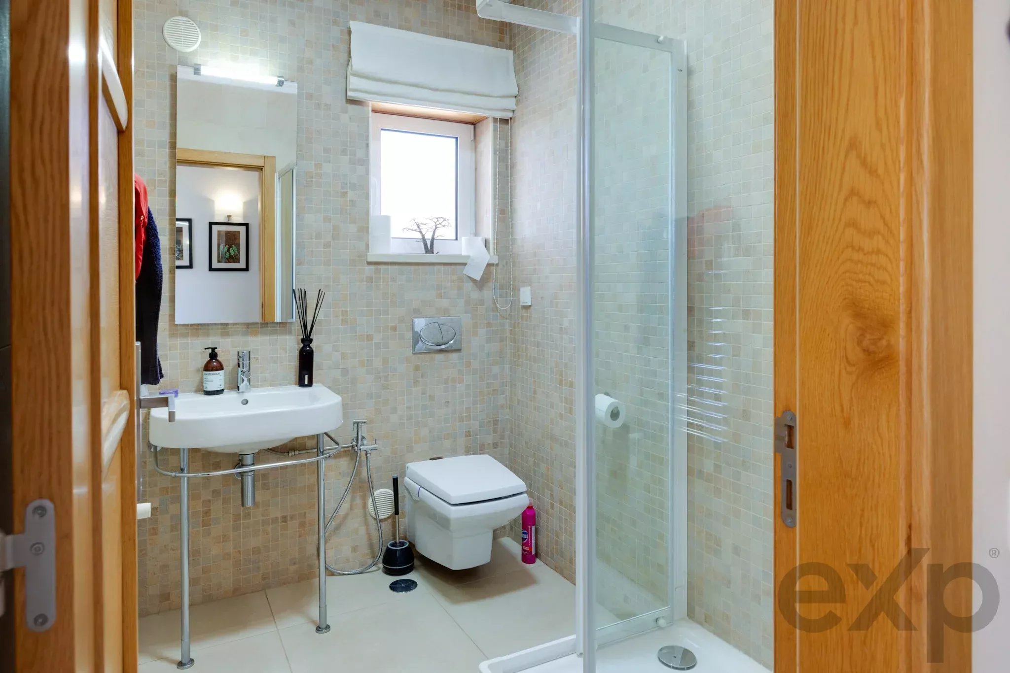 5-Bed American-Style Family Villa with Pool, Between Lagos and Praia da Luz 87053335 image 16